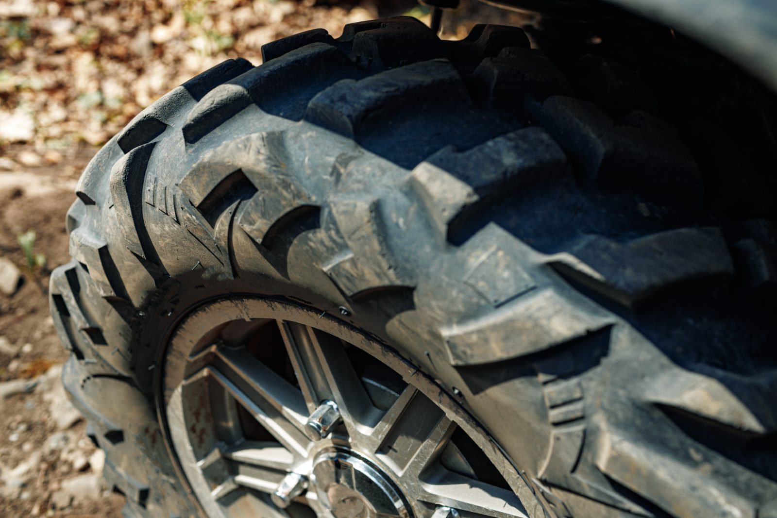 Terenske gume za 4×4: MT, AT ili HT — koju odabrati